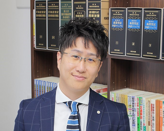 いろんな機能が付いた高額なソフトを導入するより、操作が単純で使いやすく、費用も安い司法くんを導入した方がいいと思います。